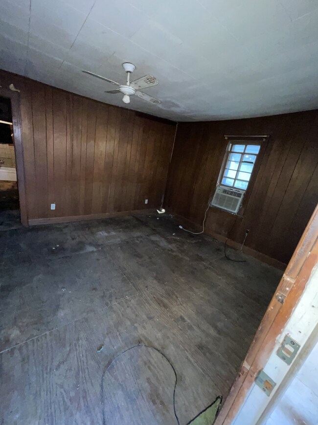 805 Woodbury St, Shelbyville, TN 37160 - photo 7