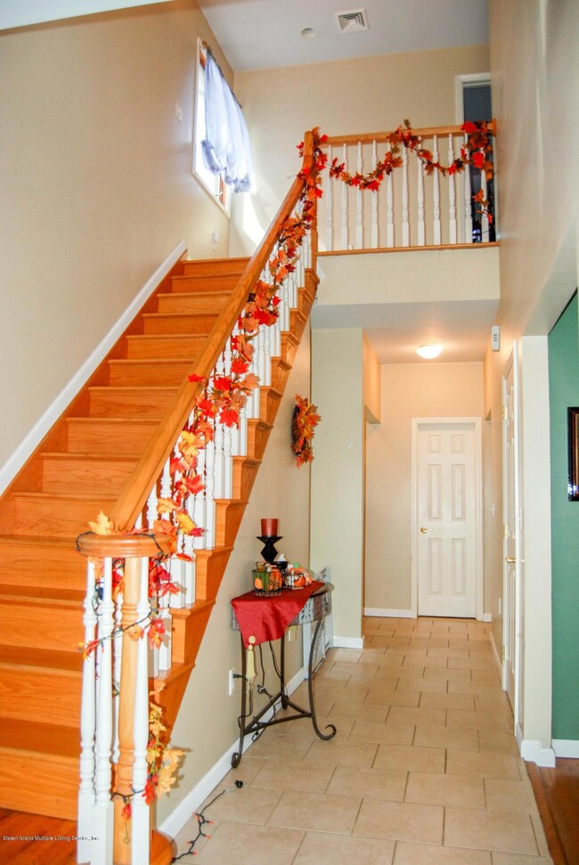 57 Sheridan Ct, Staten Island, NY 10306 - photo 4