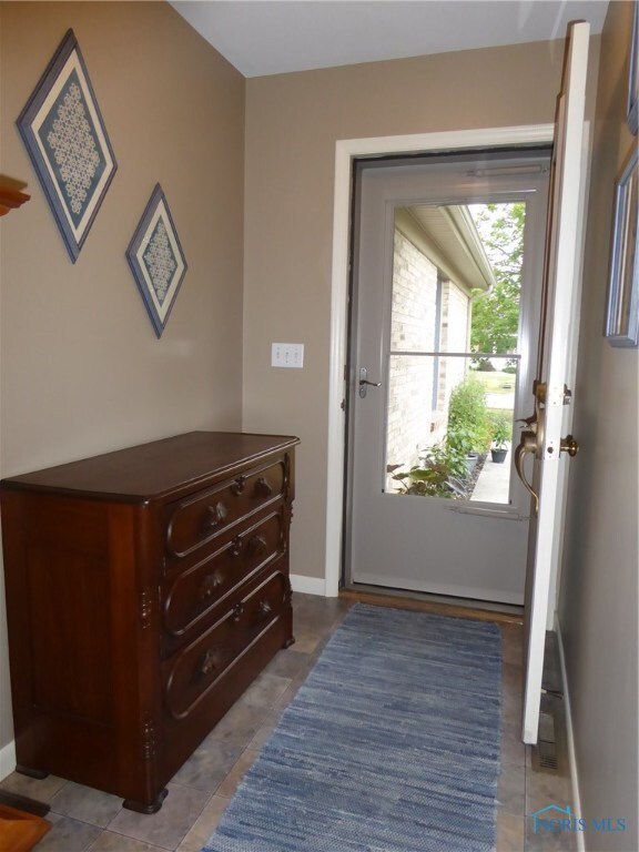 Nice open foyer. Very inviting.