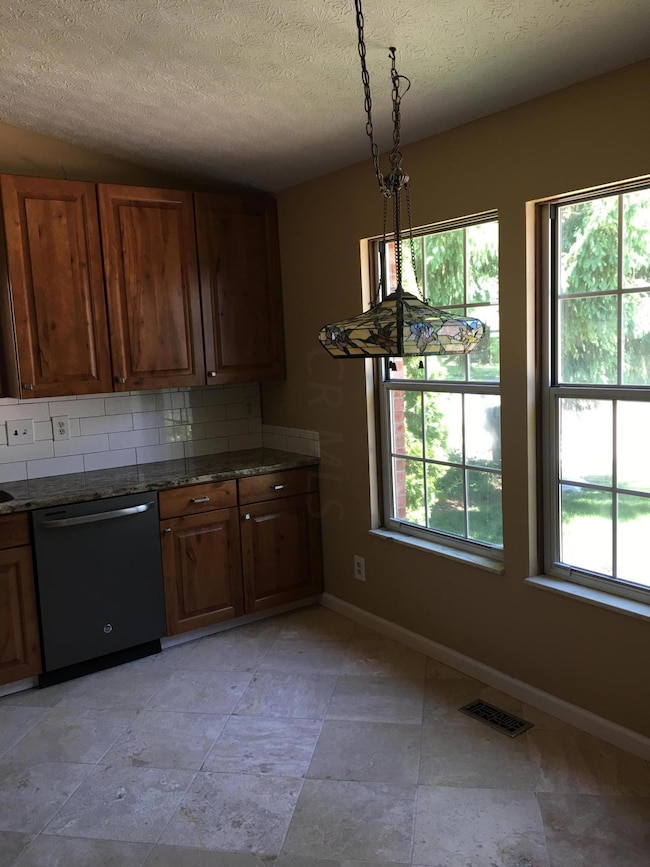 Kitchen Eating Area