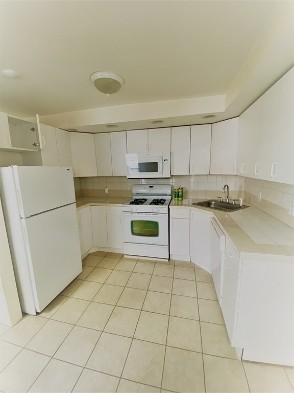 694 E 6th St unit 2, Boston, MA 02127 - photo 2