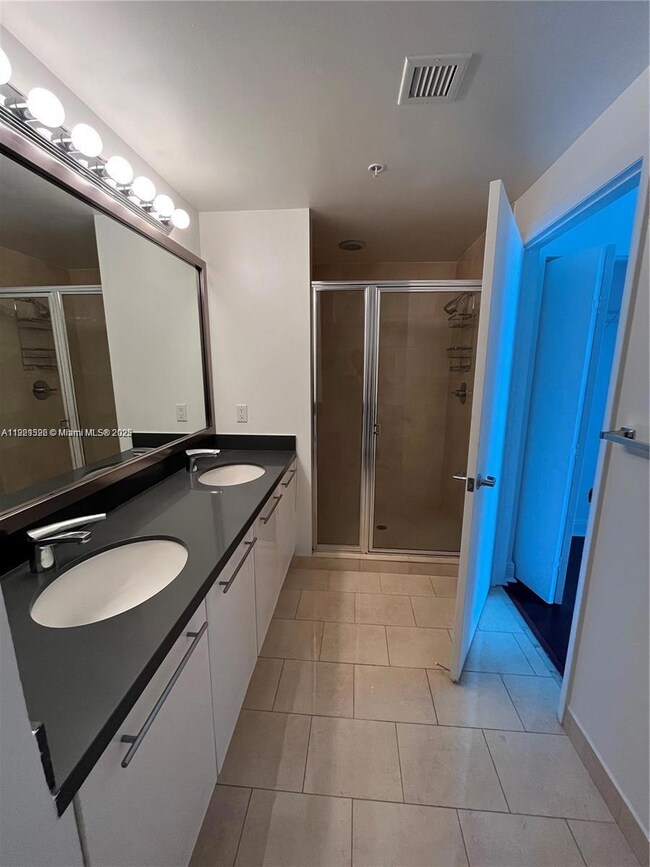 The Ivy Condominium unit 4105, Miami, FL 33130 - photo 7