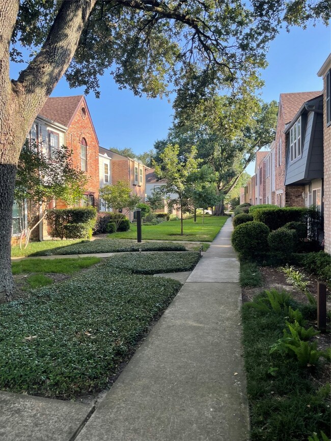 14505 Misty Meadow Ln, Houston, TX 77079 - photo 2