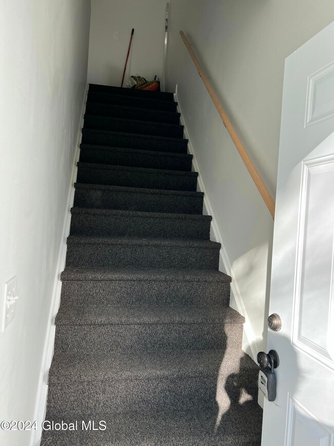 44 N Manning Blvd, Albany, NY 12206 - photo 2