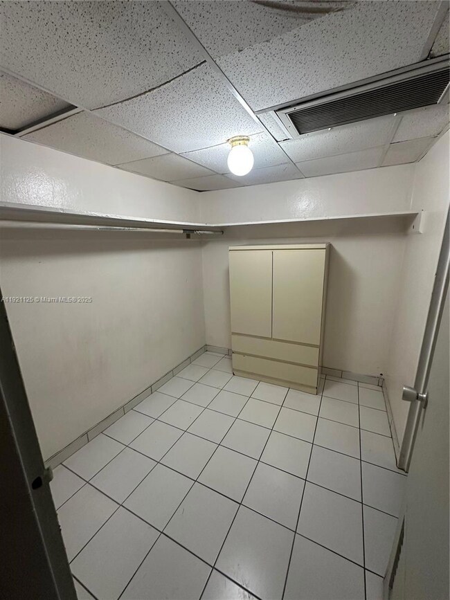 26 Diplomat Pkwy unit 2380, Hallandale Beach, FL 33009 - photo 7