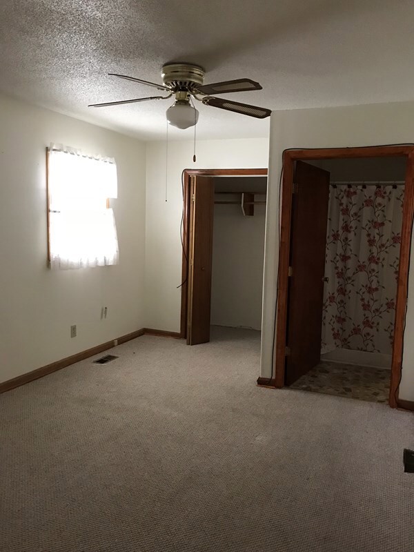 1120 Woodlawn St, Roanoke Rapids, NC 27870 - photo 4