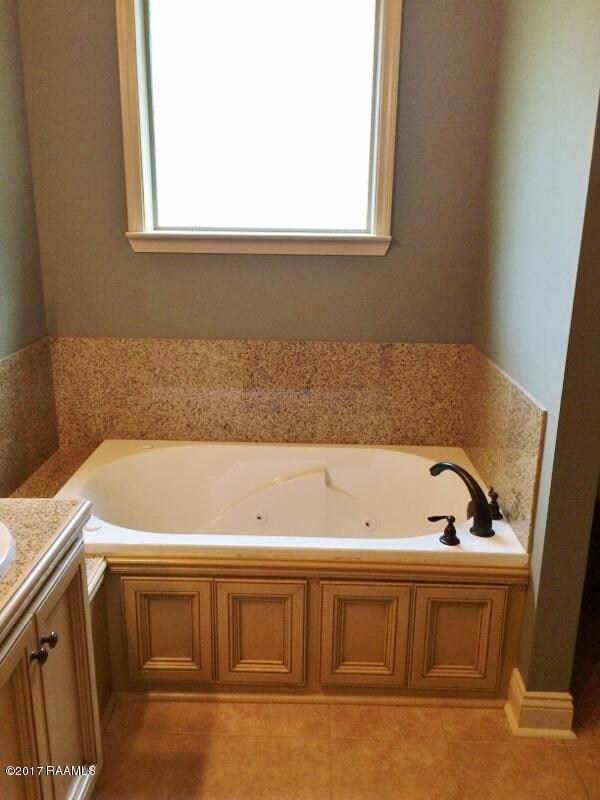 12 Silver Cedar bath