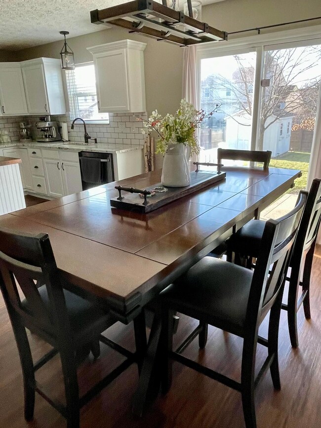 Eat Space/Dining
