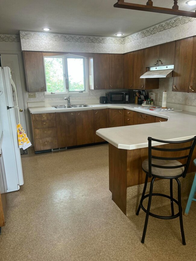 1105 Center Dr, Havre, MT 59501 - photo 5