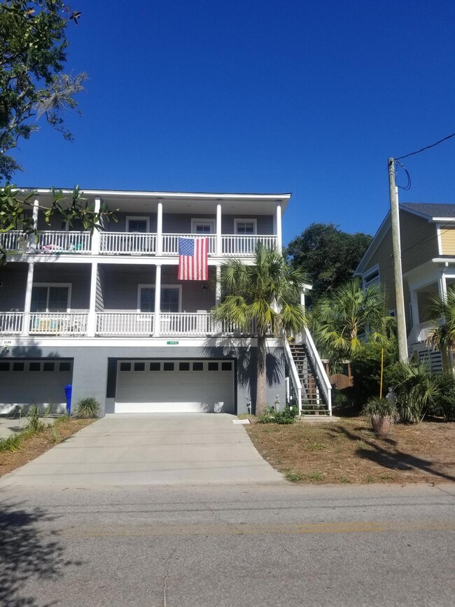 114 w Front