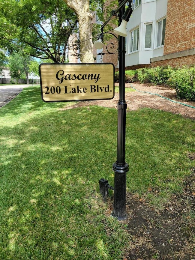 200 Lake Blvd unit 402, Buffalo Grove, IL 60089 - photo 3