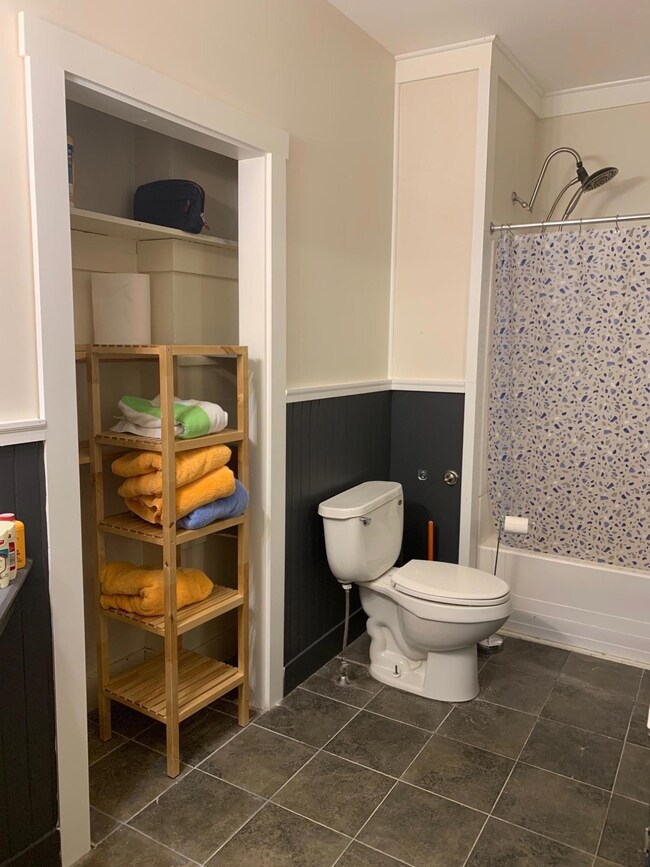 14 Bartlett St, Waterville, ME 04901 - photo 4