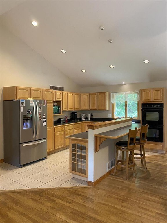 111 Annand Dr, Milford, NH 03055 - photo 3