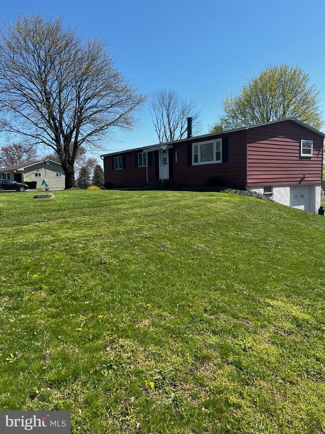 2359 Yost Rd, Bath, PA 18014 - photo 2