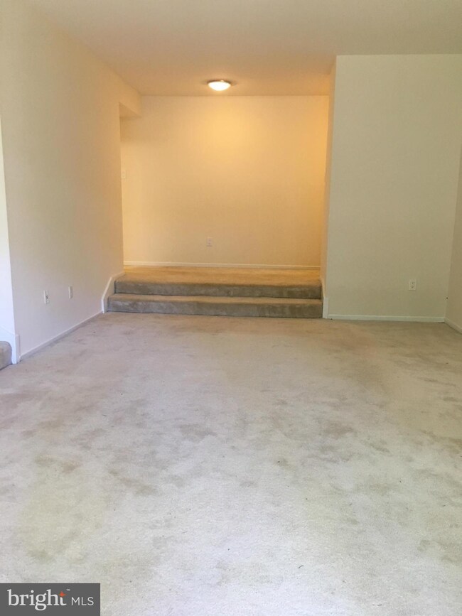 1657 Parkcrest Cir unit 101, Reston, VA 20190 - photo 3