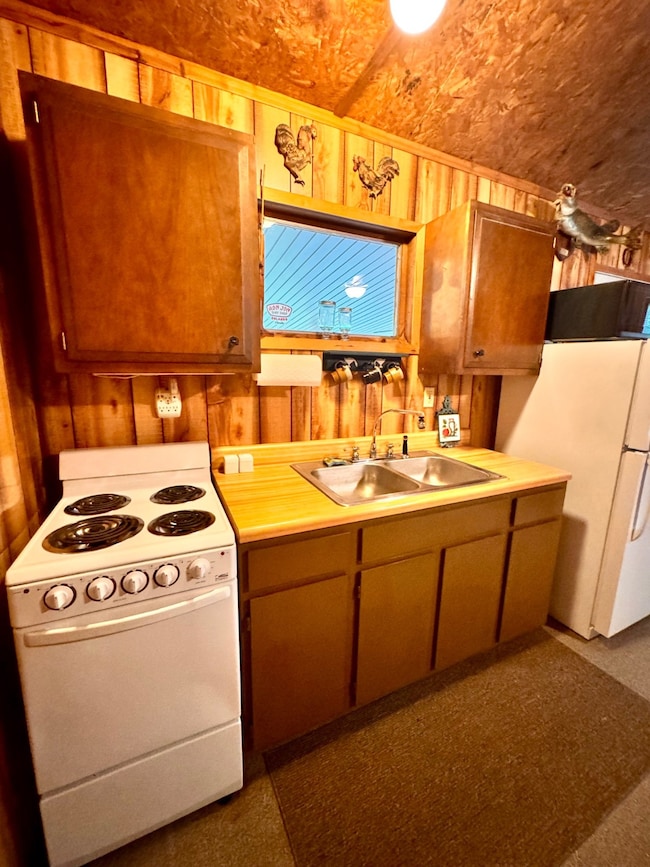 177 Riverview Rd, Holladay, TN 38341 - photo 7