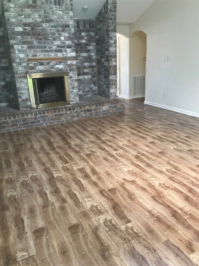 13915 Chuckwood Rd, Houston, TX 77038 - photo 4