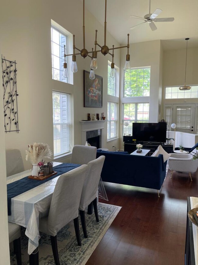 272 Manor Dr unit A, Buffalo Grove, IL 60089 - photo 3