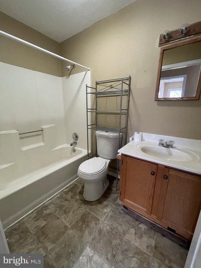 907 N Royal Ave unit A, Front Royal, VA 22630 - photo 5