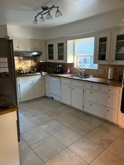 12106 Broken Arrow St, Houston, TX 77024 - photo 6