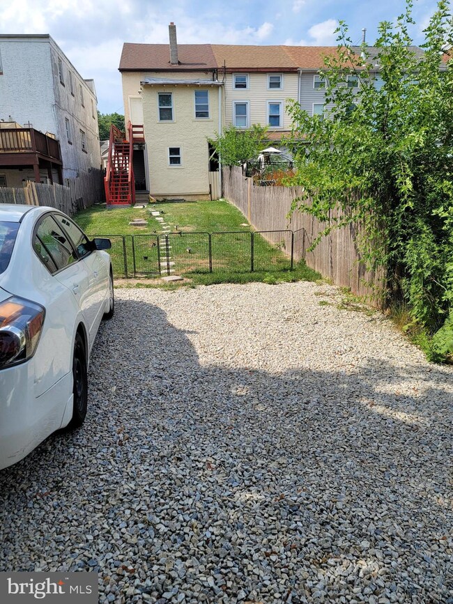 525 Spring Mill Ave unit 2, Conshohocken, PA 19428 - photo 2