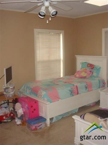 1303 Graham Dr, Tyler, TX 75701 - photo 6