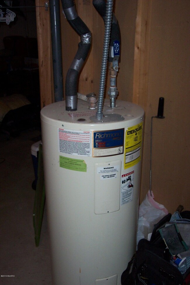 1009 S Ohio Ct, Sturgis, MI 49091 - photo 5