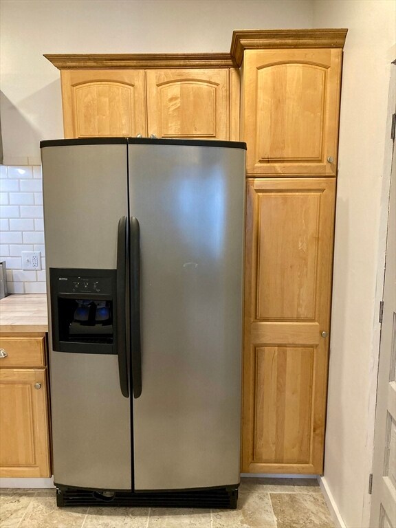 49 Linden St unit 2, Fall River, MA 02720 - photo 2