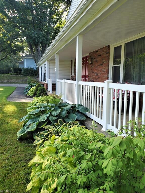 236 Eldridge Rd, Aurora, OH 44202 - photo 2