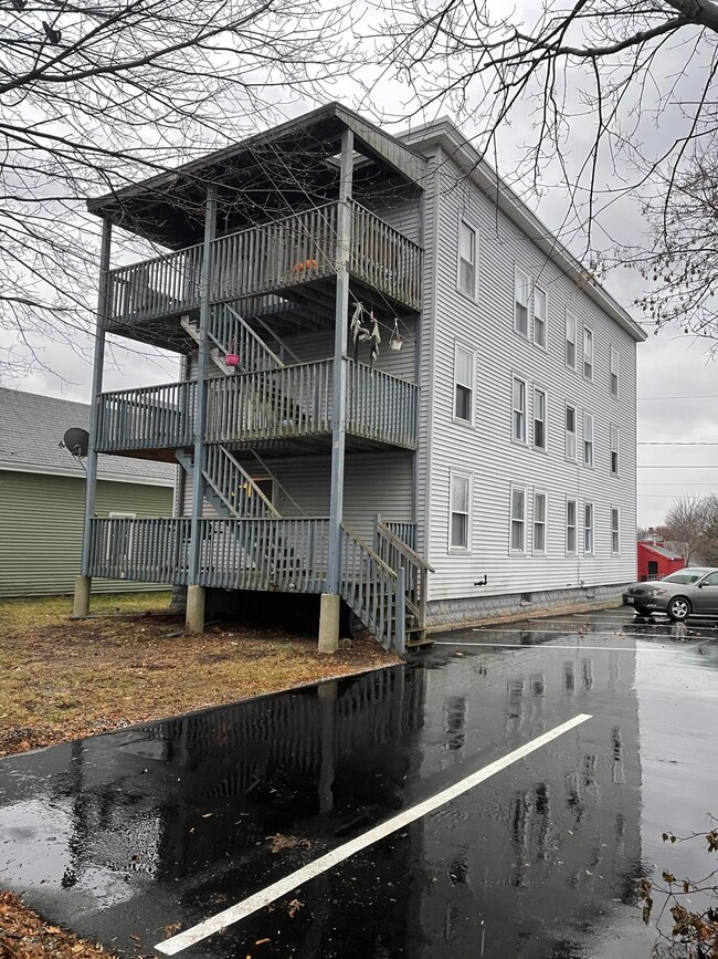 23 Prospect St, Biddeford, ME 04005 - photo 3