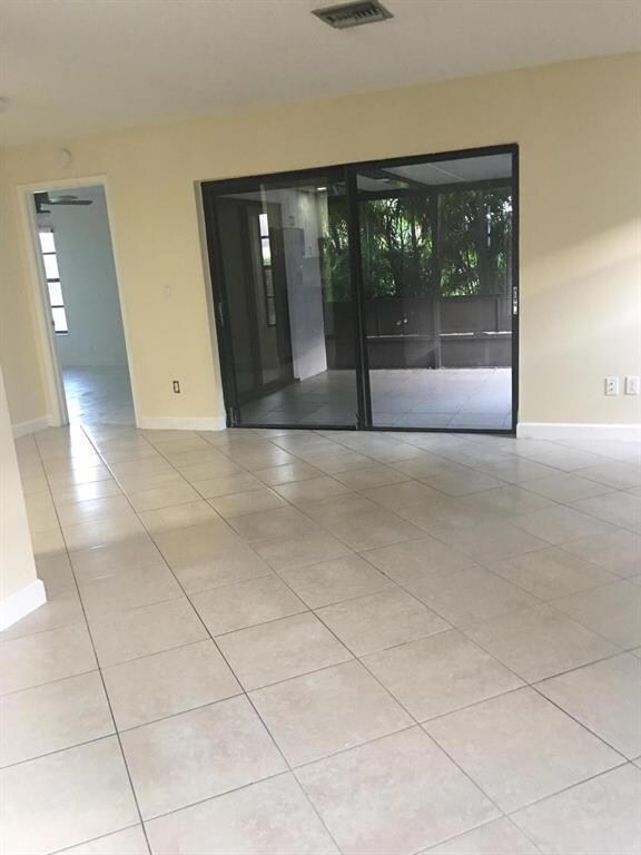 1359 Pines Ln, West Palm Beach, FL 33415 - photo 4