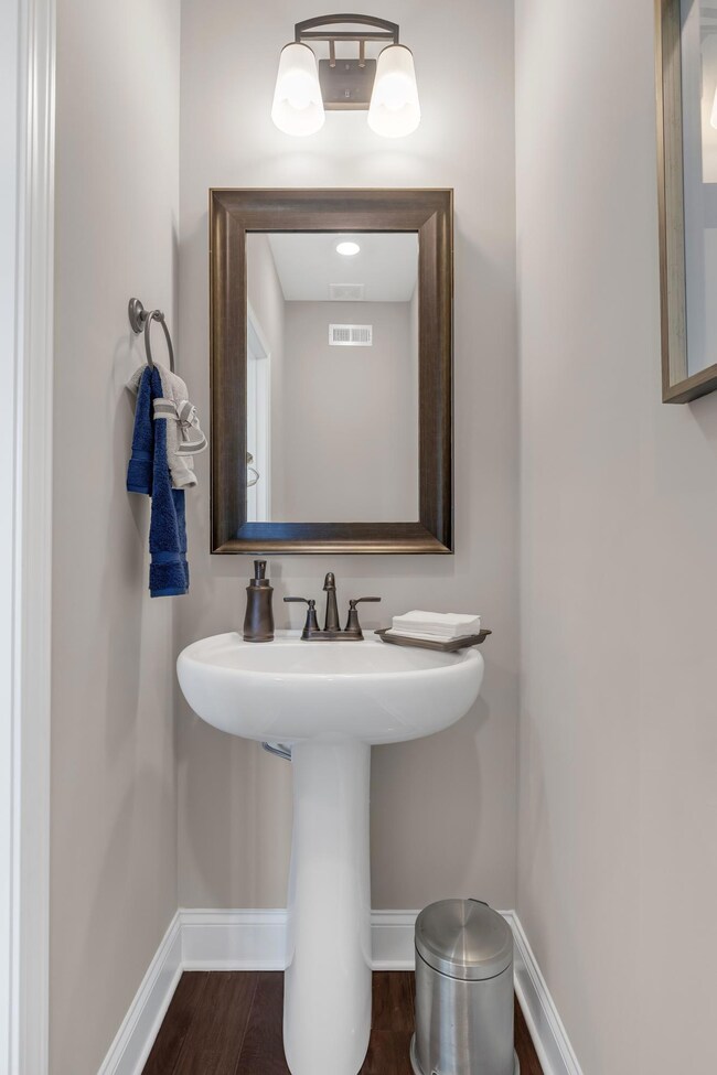 Half bath - Powder room