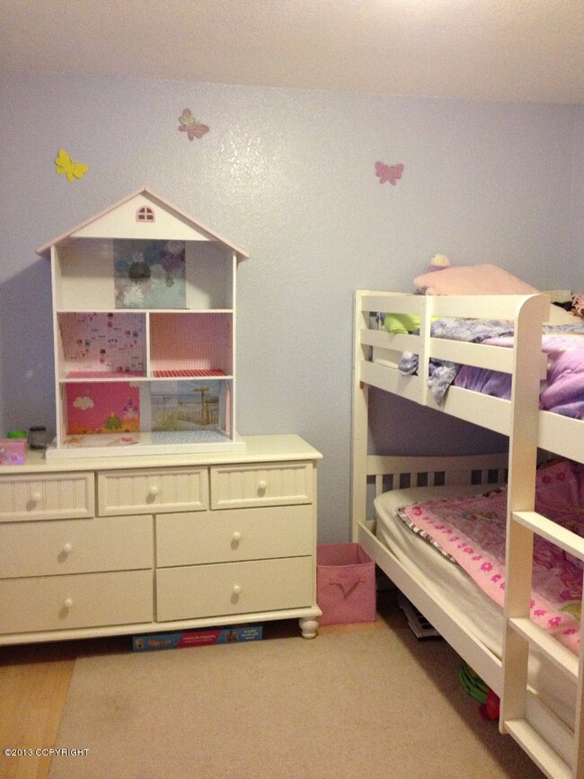 2nd bedroom pic1