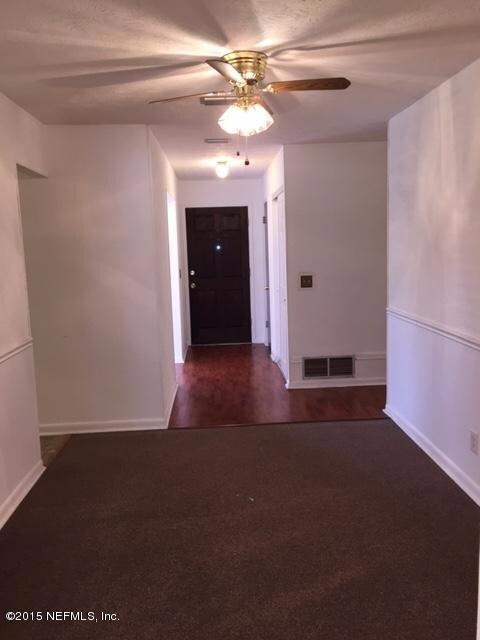 6905 Magdelena Dr, Jacksonville, FL 32210 - photo 3