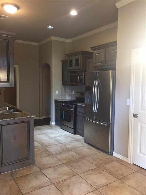 2404 SE 10th Place, Moore, OK 73160 - photo 4