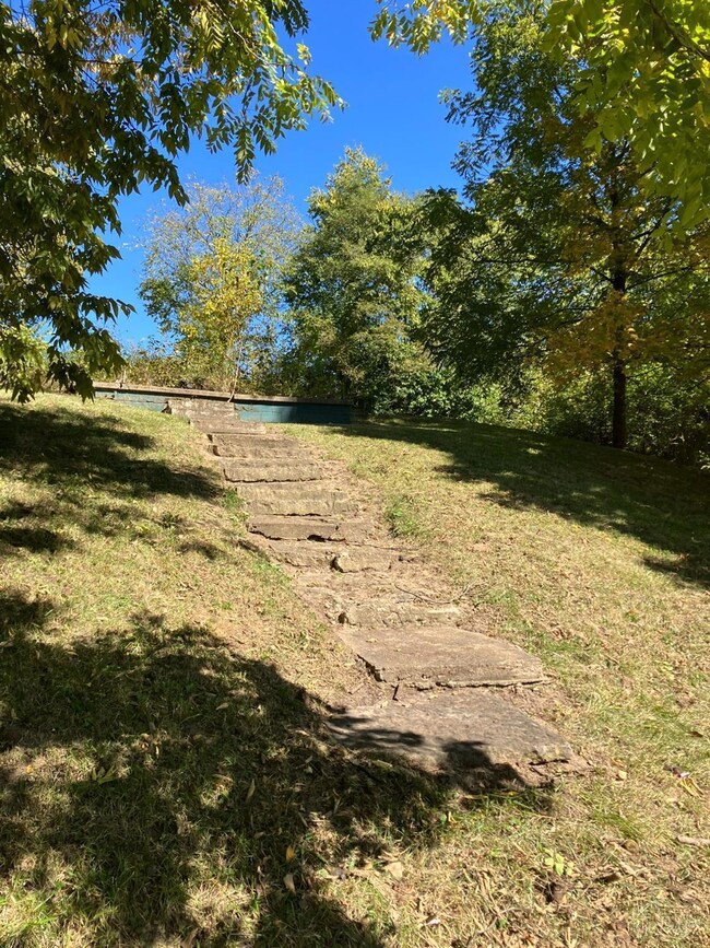 131 W Neff St, Laurel, IN 47024 - photo 6