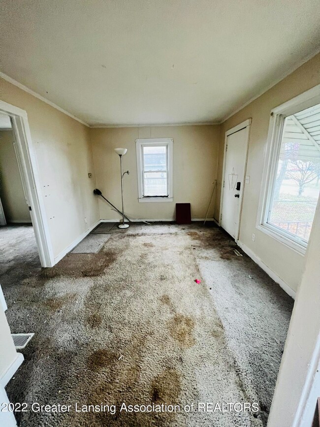 1120 Victor Ave, Lansing, MI 48910 - photo 2