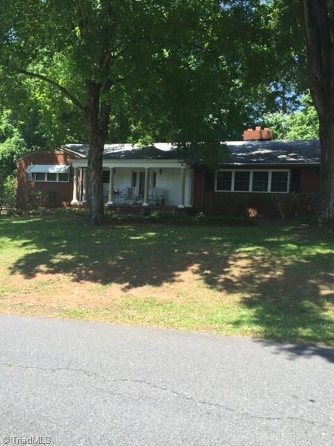 1422 Arrow Wood Rd, Asheboro, NC 27205 - photo 2