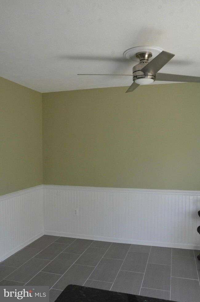 1502 Lowell Ct, Crofton, MD 21114 - photo 5