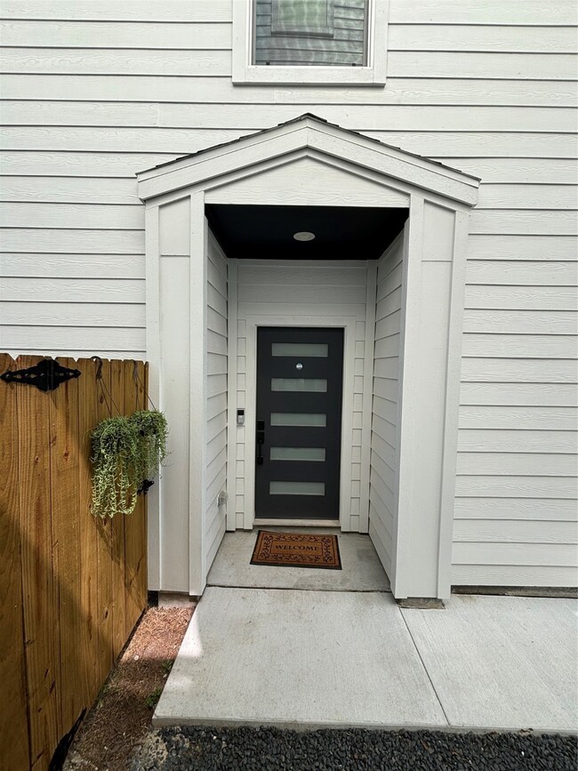 1102 Paul Quinn St unit E, Houston, TX 77091 - photo 4