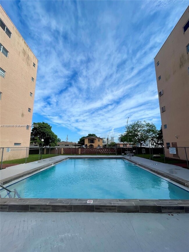 440 E 23rd St unit 1504, Hialeah, FL 33013 - photo 2