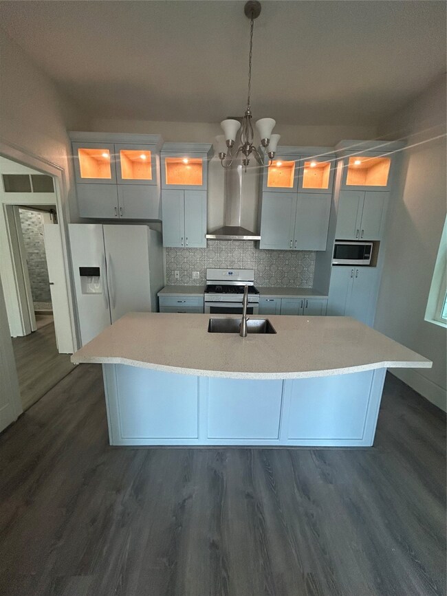 1523 21st St unit 2, Galveston, TX 77550 - photo 4