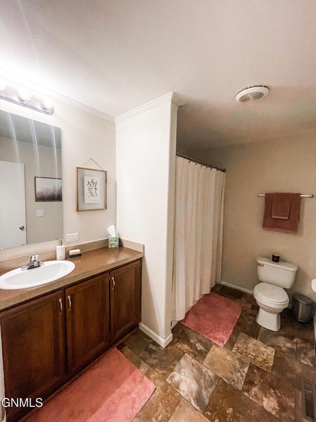 103 4th Ave NE, Crosby, ND 58730 - photo 4