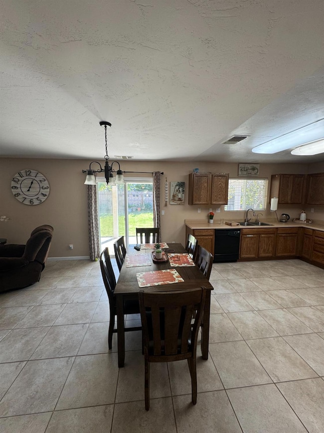 6349 E Braly Ave, Fresno, CA 93727 - photo 7