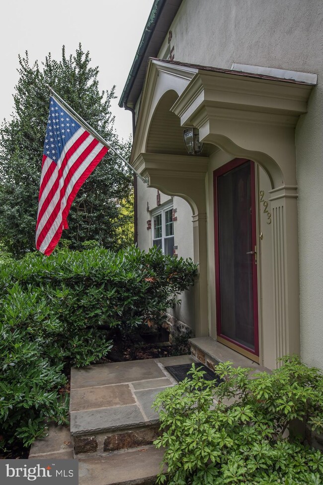 223 Devon Blvd, Devon, PA 19333 - photo 3