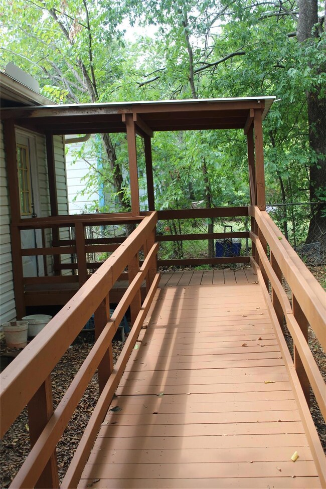 1027 Star St, Denison, TX 75020 - photo 3