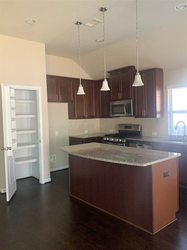 31944 Nobel Grove Ln, Conroe, TX 77385 - photo 6