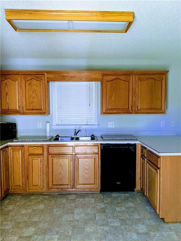 3587 Marathon Dr, Asheboro, NC 27205 - photo 2