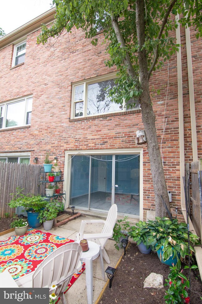 8322 Darlington St unit 463, Springfield, VA 22152 - photo 4