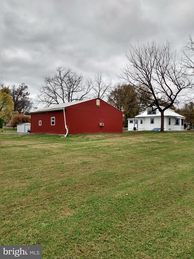 5932 Littlefield Ave, Reading, PA 19606 - photo 4